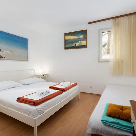 Loncar-1 By Interhome * ピサック